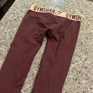 Gym shark leggings burgundy like new